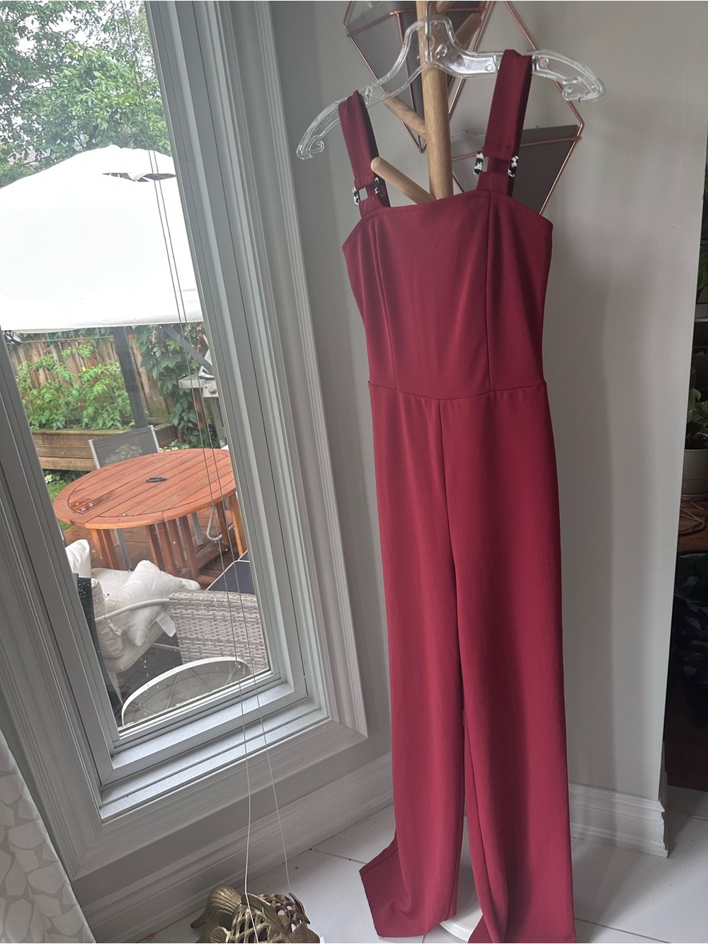 GUESS Sleeveless Wide-Leg Jumpsuit in Wine Red Sweetheart Neckline Fitted SMALL